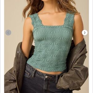 ALTARD STATE Green Textured Sleeveless Top